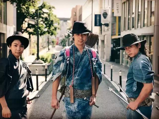 街头捡垃圾的日本武士忍者,日本街头捡垃圾武士