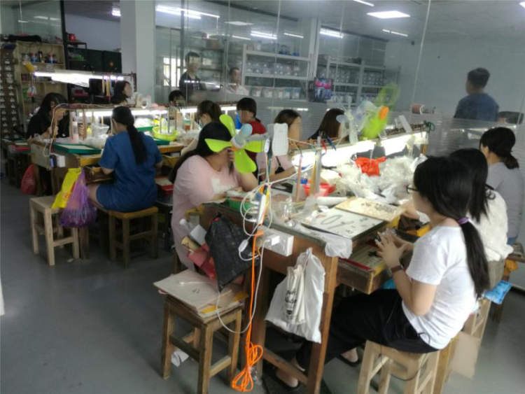 施华洛世奇低价同款,施华洛世奇国外真的便宜吗