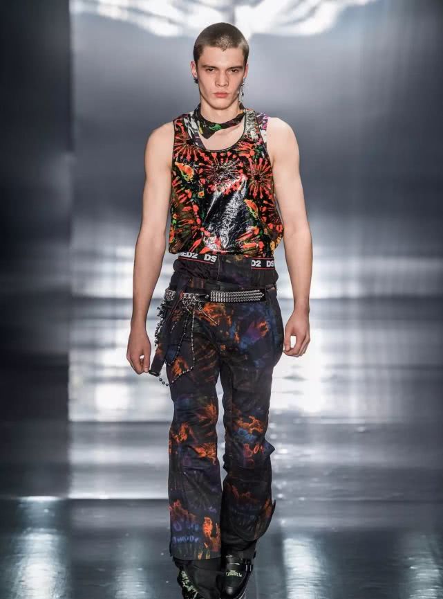 把裤子穿在肚脐上面会怎么样,把裤子扎进腰里的穿搭