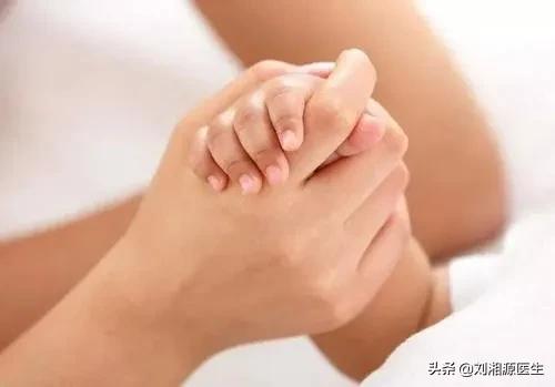 怀孕早期hcg不翻倍反而下降怎么办,孕早期hcg几乎不涨而后又突然翻倍