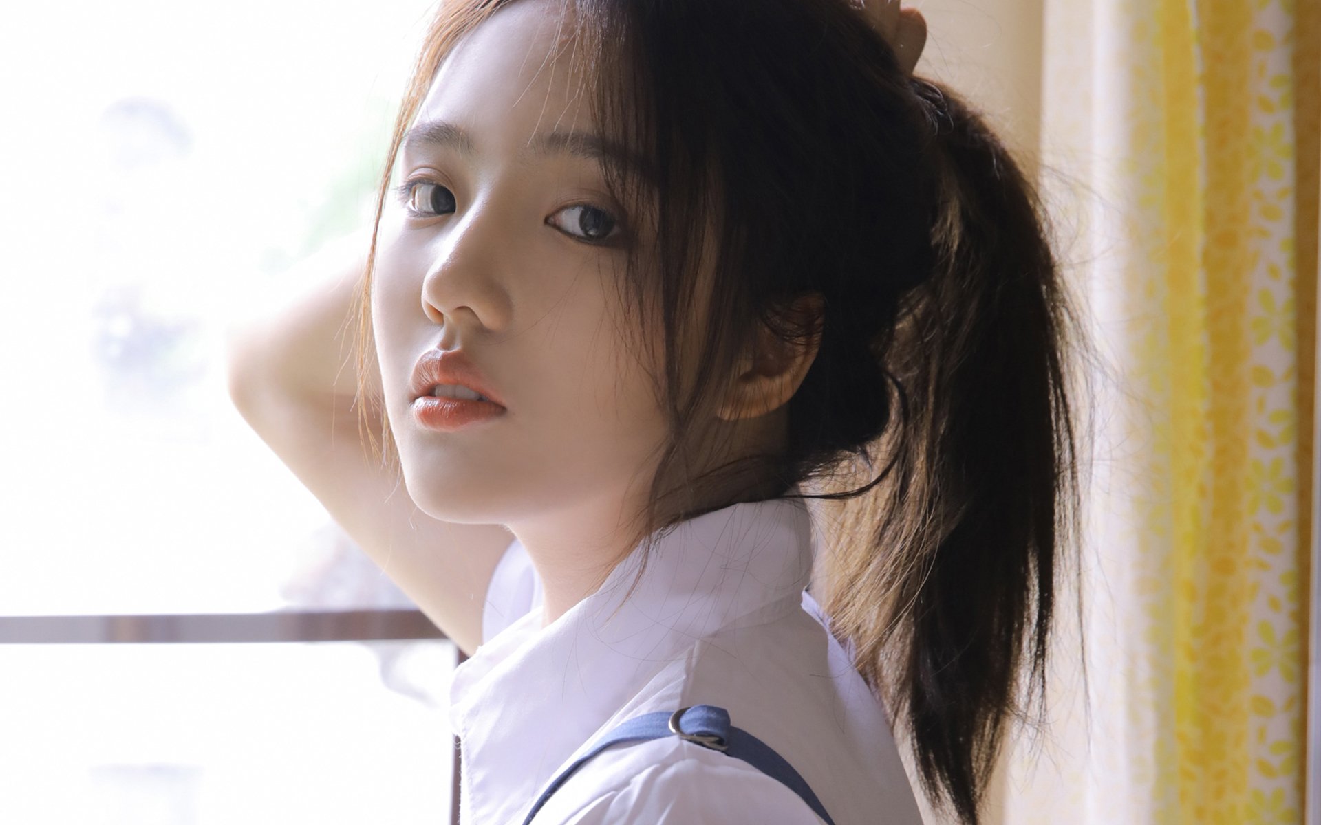 五种职业女人工资不高眼光高,女生不要找这几种职业谈恋爱