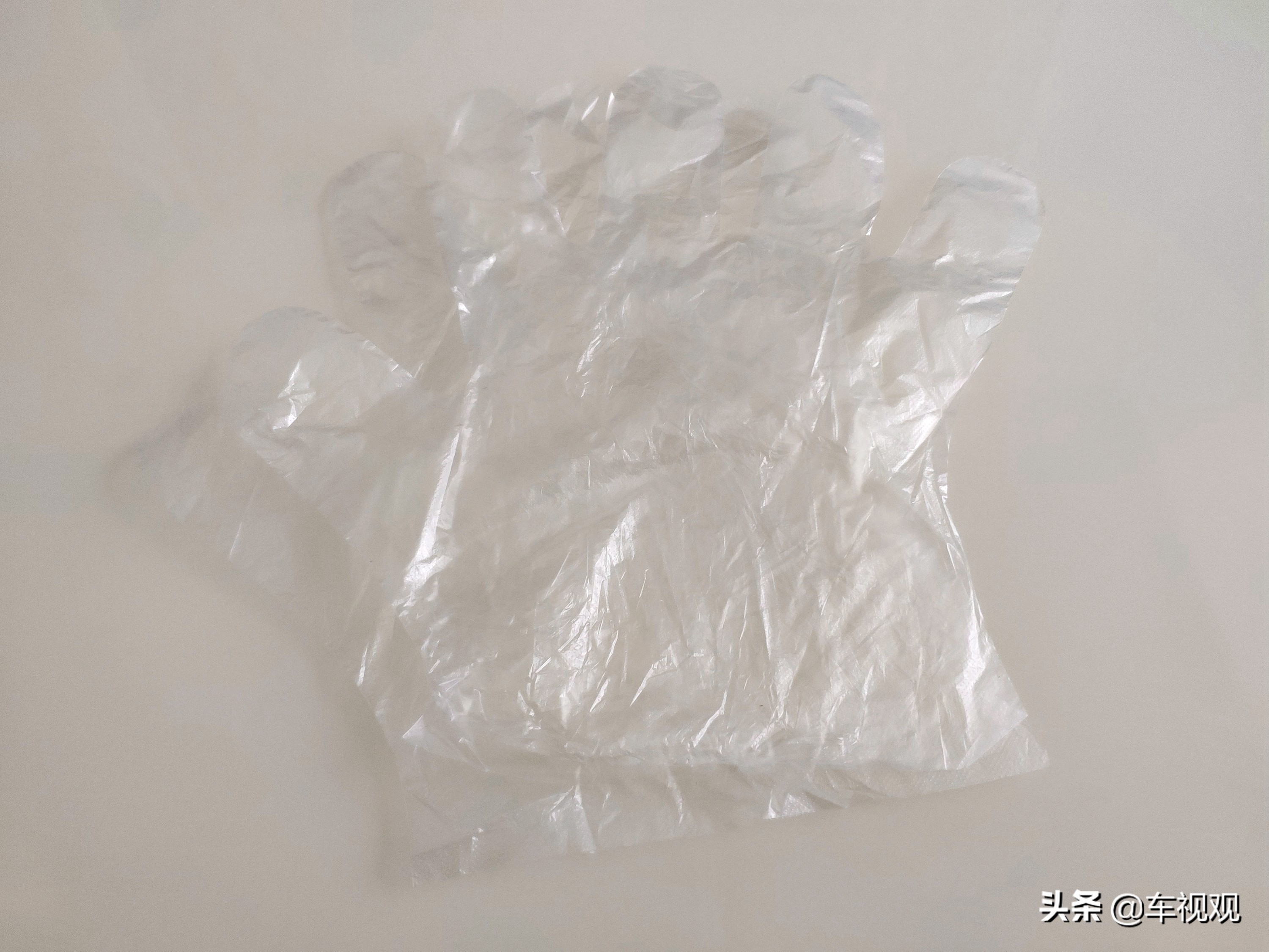 刮蹭车漆修补喷漆流程,黑车漆被刮怎么用自喷漆修复