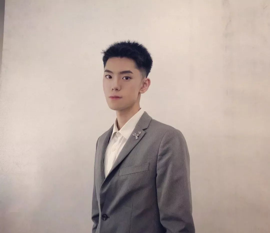 2022最帅的十种男士发型,怎么弄发型更帅一些更阳光一些