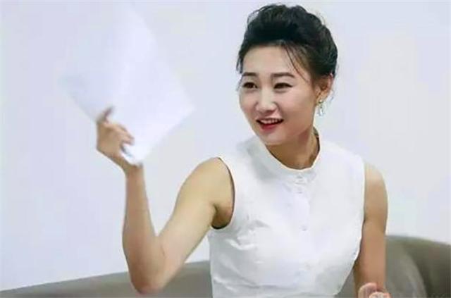 央视主持人李梓萌的父亲叫什么名,央视主持人李梓萌年龄