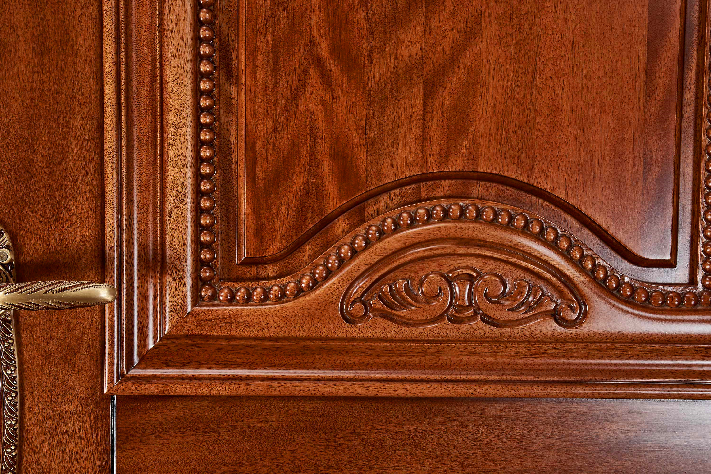 原木色木门和白门的选择,酒店装修门是防盗门好还是木门好