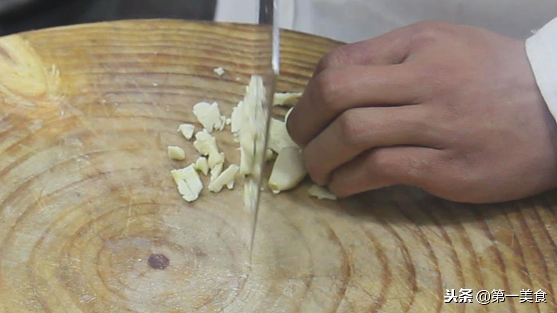 饭店凉拌西兰花,饭店里的凉拌西兰花