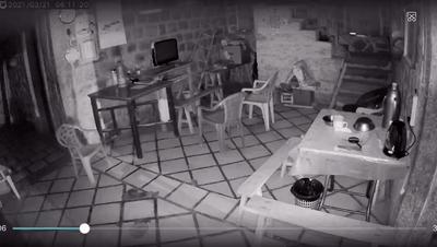 70岁老人感动到万千网友,95岁爷爷和孙女的感人视频