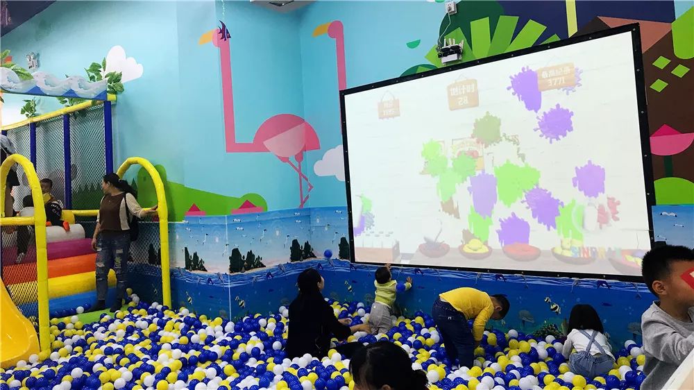 四环外开了家盒马，整个剑南大道的人都去凑热闹了