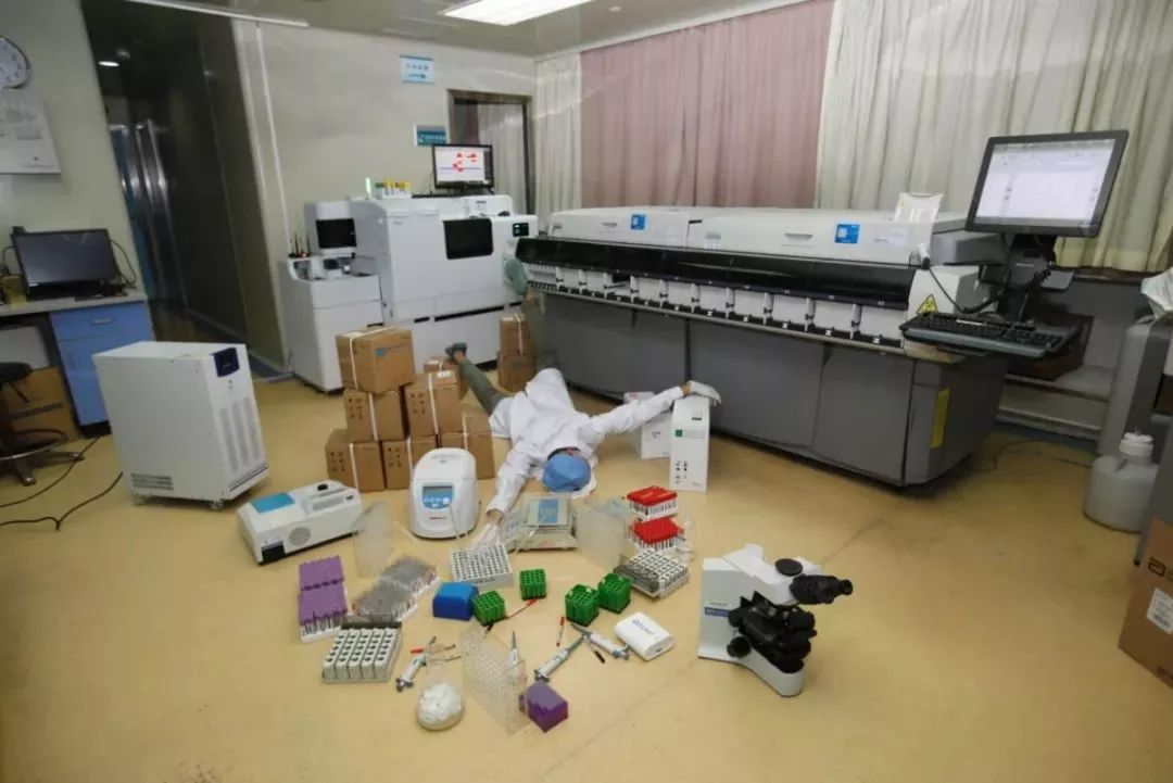 医护人员摔了一跤，一大批资产意外曝光！