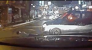 故意撞到别人车怎么处罚,驾车撞到人驾驶员会有什么处罚