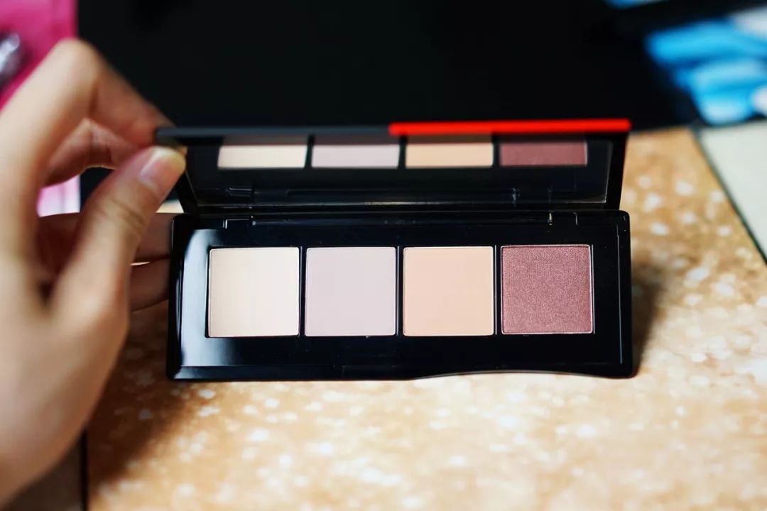 欧阳娜娜唇妆化妆教程,简单又日常的元气妆欧阳娜娜