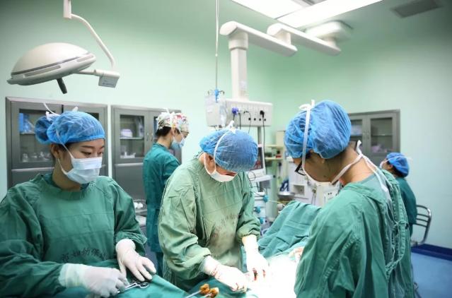 难！险！潍坊市妇幼保健院剖宫产剥除大个阔韧带肌瘤