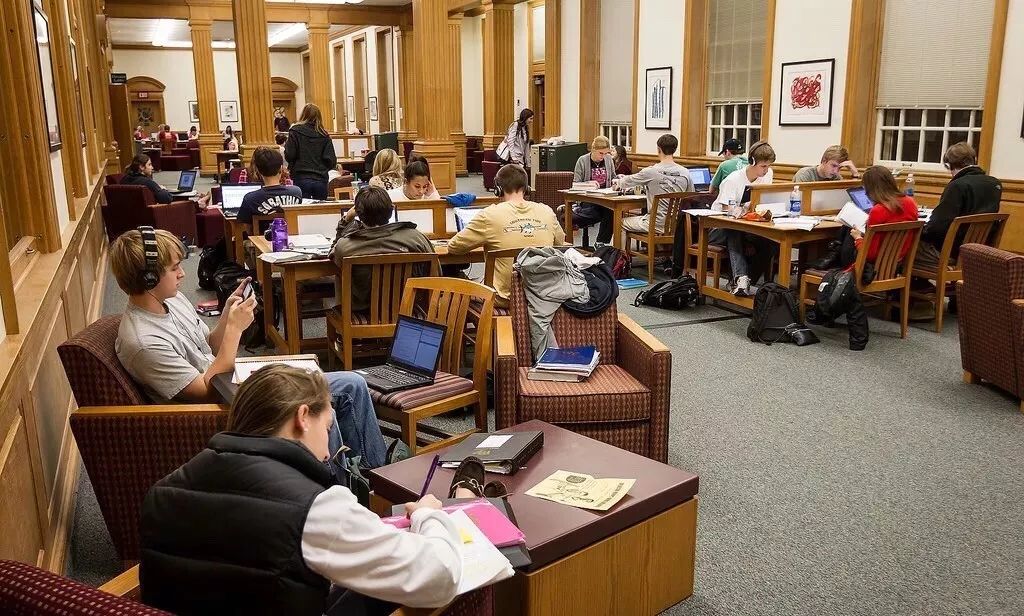 留学自杀频发背后：父母的“正能量”成了压垮我们的最后一根稻草