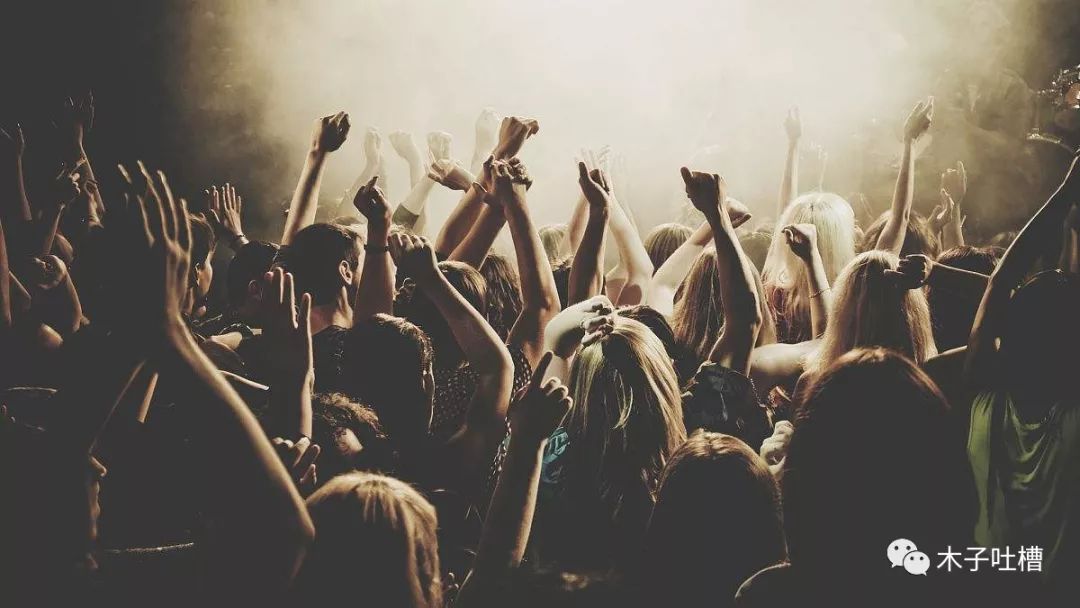 地铁口首付十万带精装loft公寓,精装首付一万loft