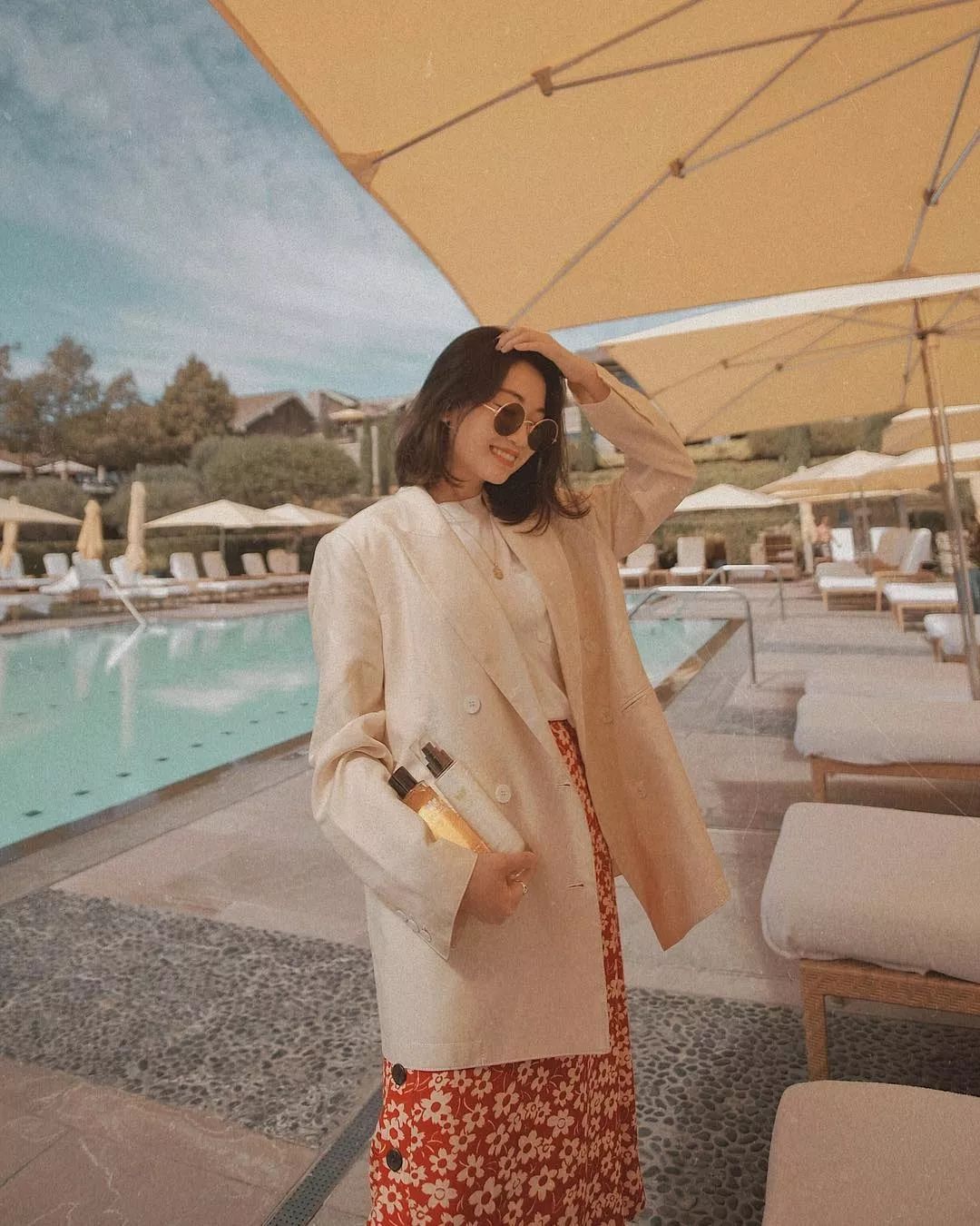 时髦新穿法冬天也能穿裙子,冬季哪些裙子比较轻盈又好穿