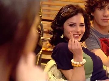 歌曲爱笑的女孩运气不会太差,为什么爱笑的人运气不会太差