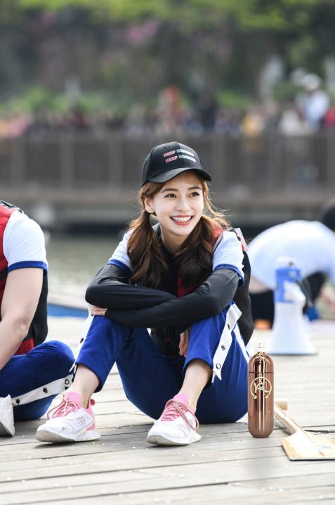 这只“亚洲网红天团”推出的联名款保温杯，让你从此爱上喝热水！