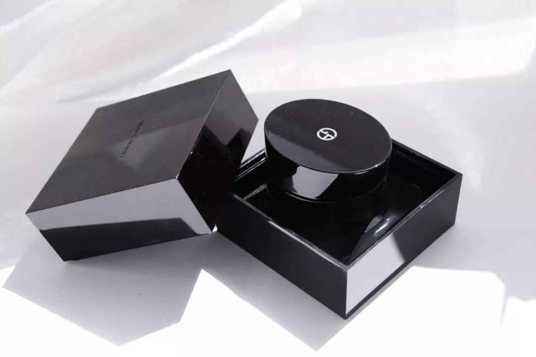 阿玛尼放大招?我敢赌,这波双十一它赢定了!