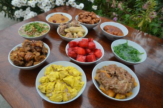 大理八大碗鱼做法,大理剑川八大碗店