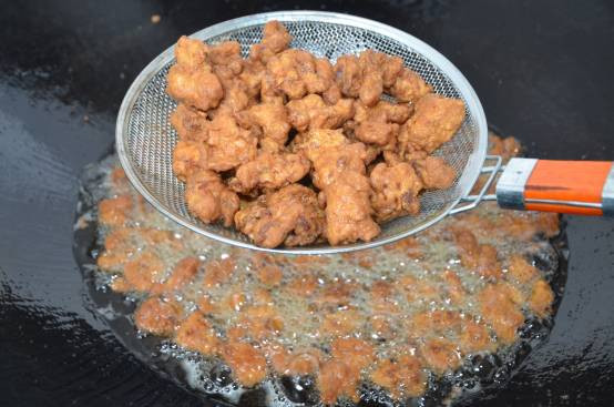 大理八大碗鱼做法,大理好吃的八大碗