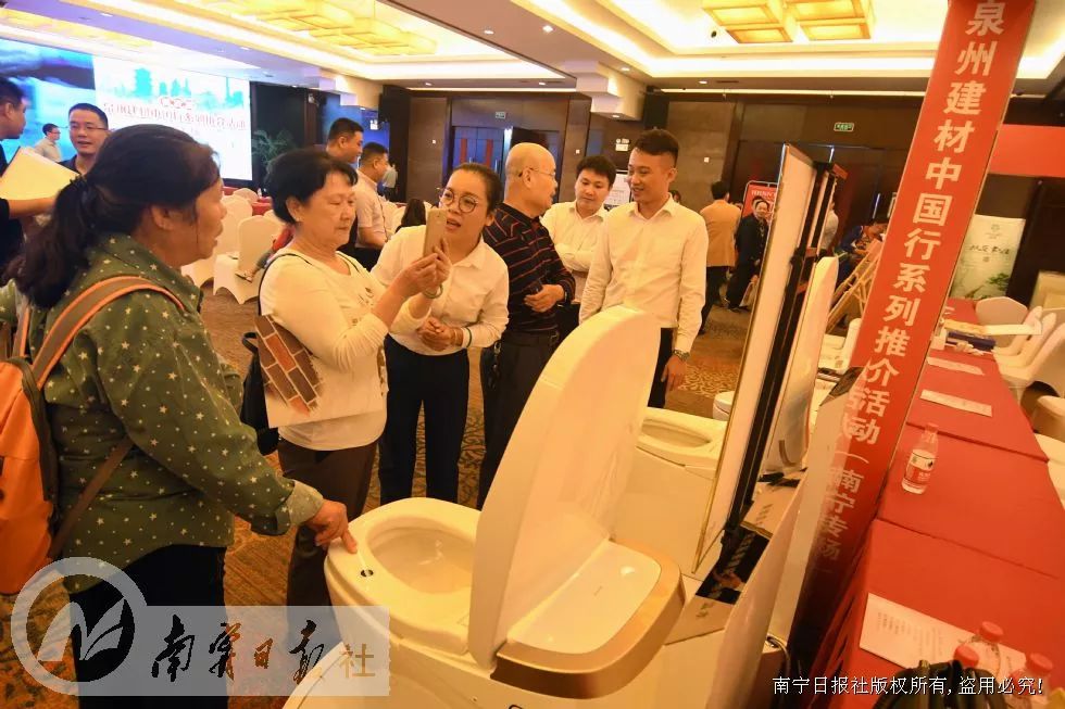 政府搭台企业唱戏下一句,政府搭台企业唱戏