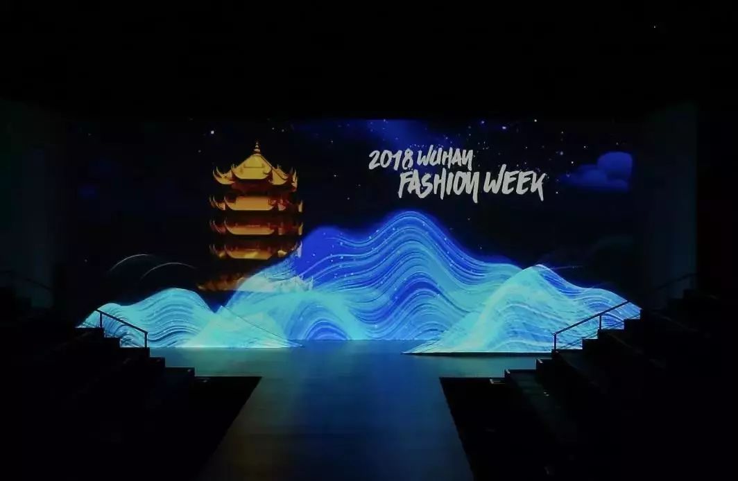 戳进来｜除了黄鹤楼和鸭脖子，这座城市竟然还有时装周这个大IP？