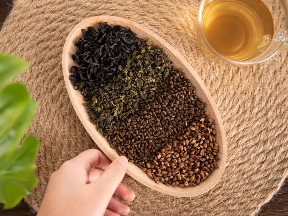 一条精选｜深山里的天然蜂巢蜜，可以解油腻的纯植物茶