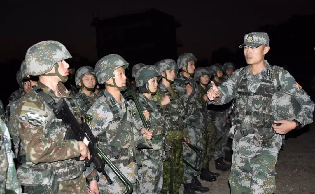 现场直击陆军,直击陆军某旅新年开训