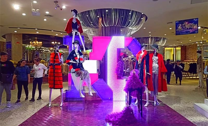 不是开玩笑，用羽绒服的价格买皮草！单身的朋友来这儿，还有可能从此告别双11！