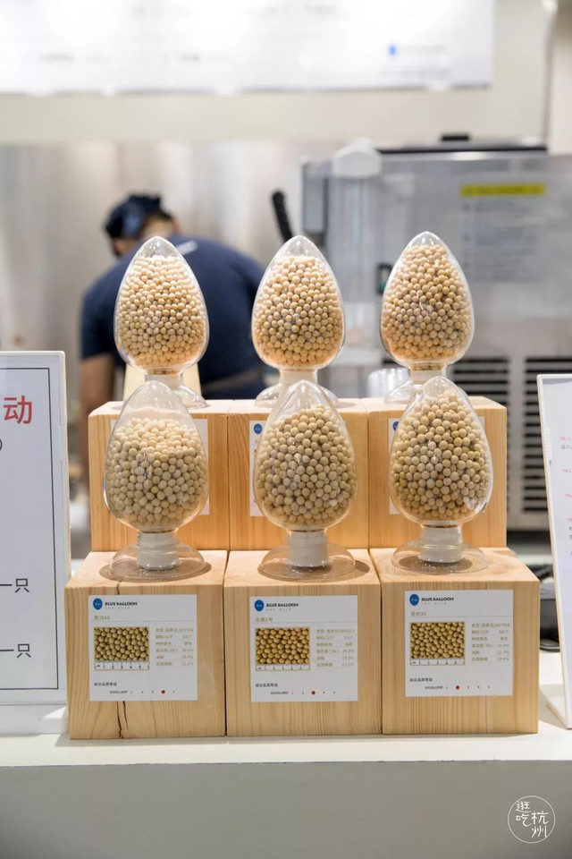 人手一杯咖啡,人手一杯超大杯奶茶