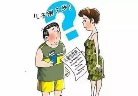 小孩被医生按住强制治疗,孩子被医生按住强制治疗