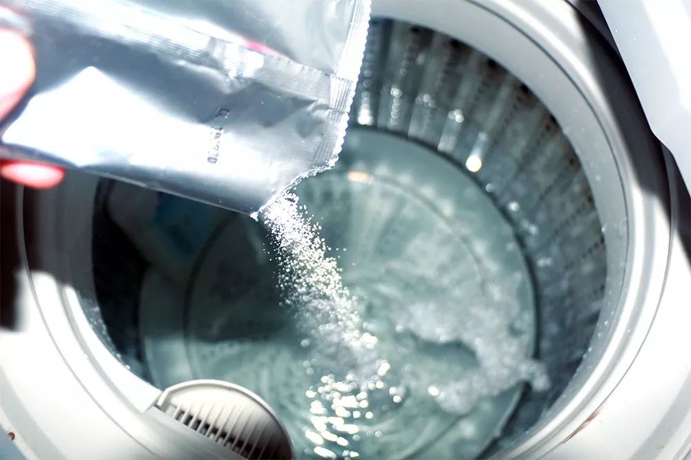 洗衣机免拆清洗剂测评,清洁小窍门洗衣机不洗比马桶还脏
