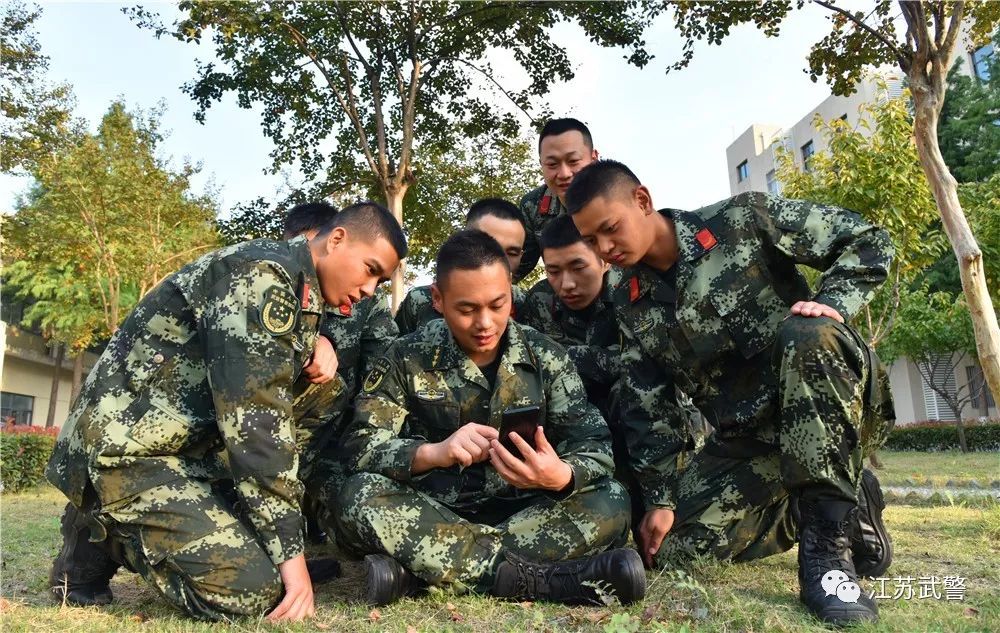 一堂精彩生动的党课,一堂生动鲜活的党课