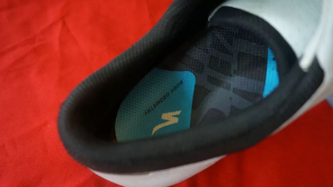 除了不可描述,夫妻出门比赛都带些啥?