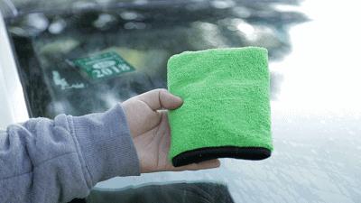 冬天车内玻璃起雾怎么开暖风去雾,小车玻璃有雾看不清怎样快速除雾