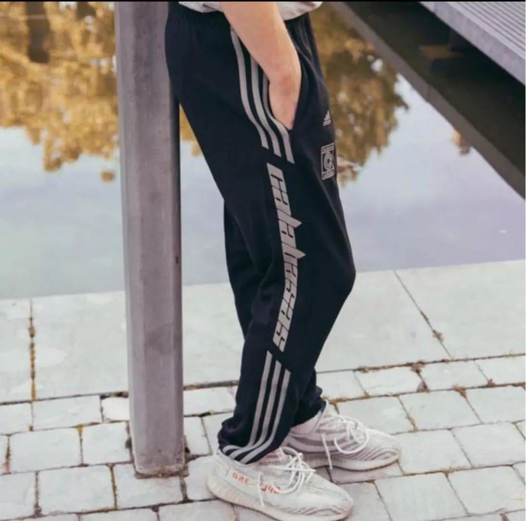 aj1蓝黑脚趾和aj1红黑脚趾,aj1芝加哥和aj1红脚趾