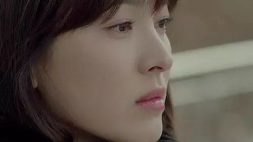 风靡泰国，男女必备的打啵神器，这支润唇膏涂一次等于敷10次唇膜