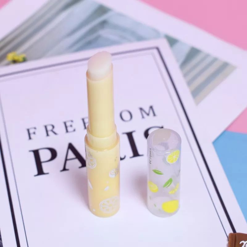 风靡泰国，男女必备的打啵神器，这支润唇膏涂一次等于敷10次唇膜