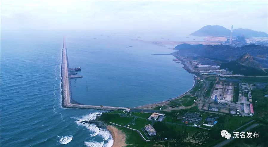 茂名港博贺新港区30万吨级航道,张家港亿吨大港的崛起