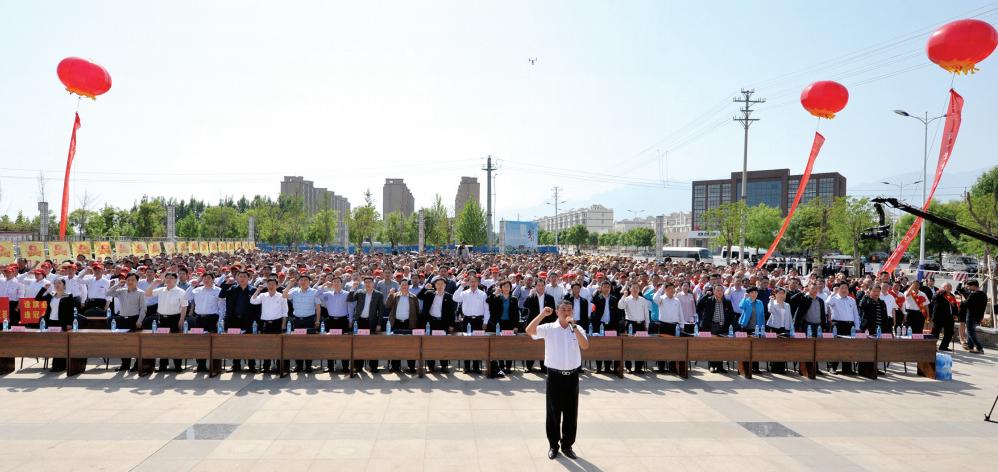 冀屯镇党委书记赵化录讲党课,争做出彩河南人