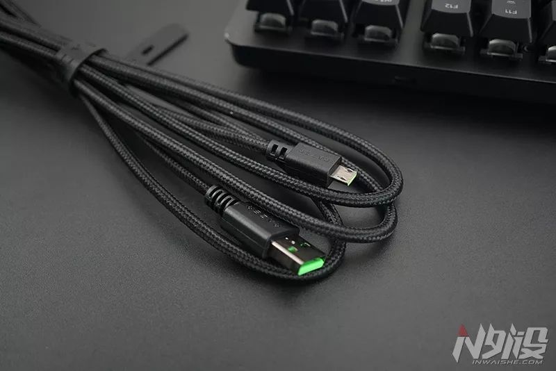 雷蛇黑寡妇蜘蛛x竞技版键盘鼠标,雷蛇黑寡妇v3键盘怎么下载驱动