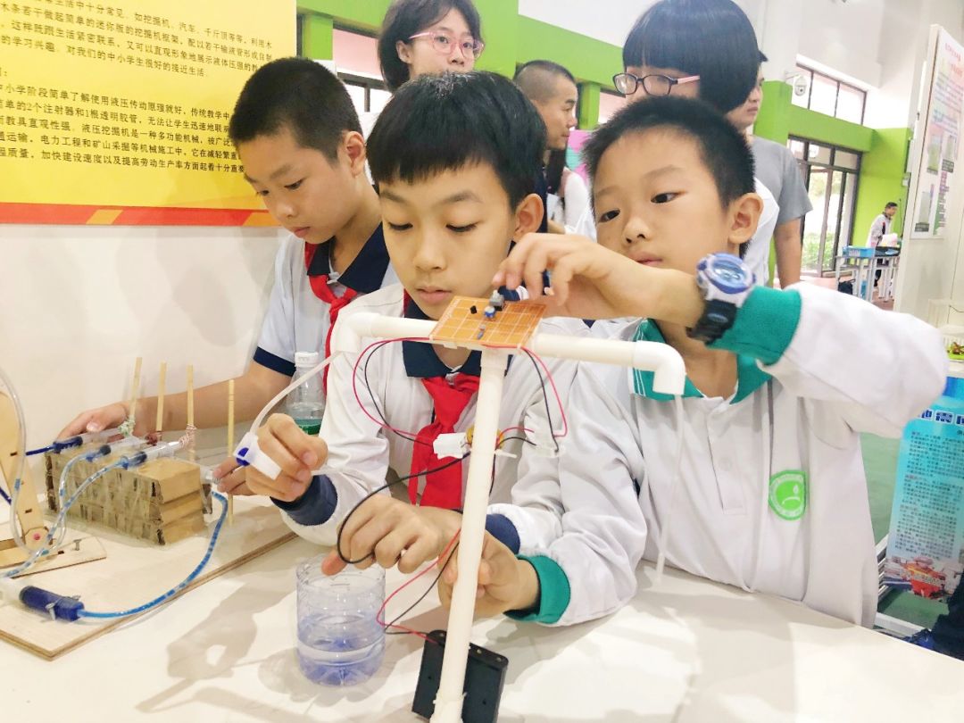 太有创意了！直击里水青少年科技节，学生“脑洞”好盏鬼！