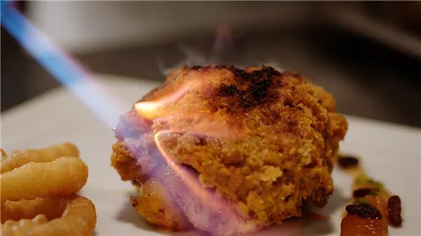 陈晓卿陈导：人间风味没我不爱吃的双手曾沾满天津皮皮虾的鲜血