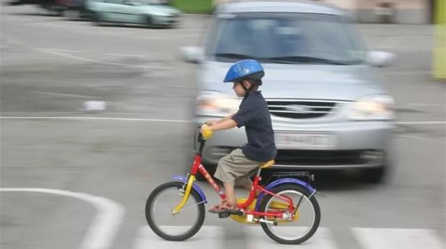 奶奶转个身，女孩烫掉一层皮严重休克...咋回事？每个家长都该看看