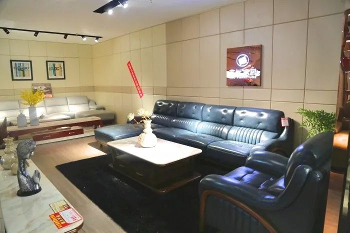 瞒不住了！神木双虎家私最低5折起售，样品狂甩，神木婆姨女子抢疯了