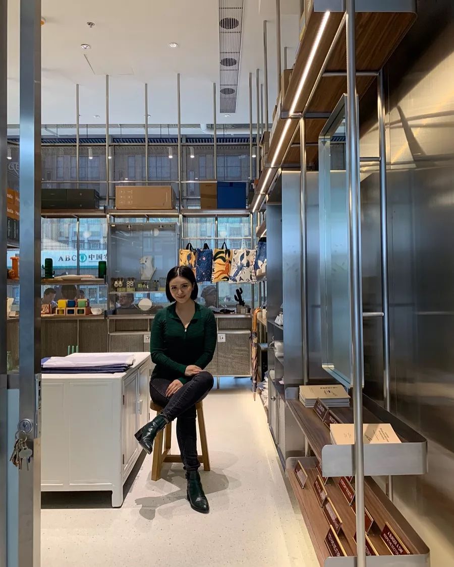 进公寓买设计品,到邮局逛百货店,这三家潮铺我真的摸不透