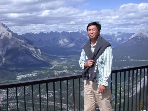 陈河：谁说经商后不能回归纯文学？｜荐书《义乌之囚》