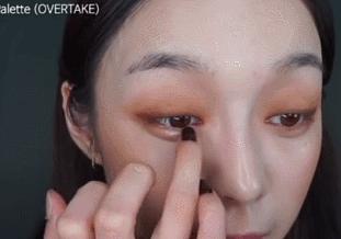 三吉彩花的妆容,可盐可酷可爱可温柔