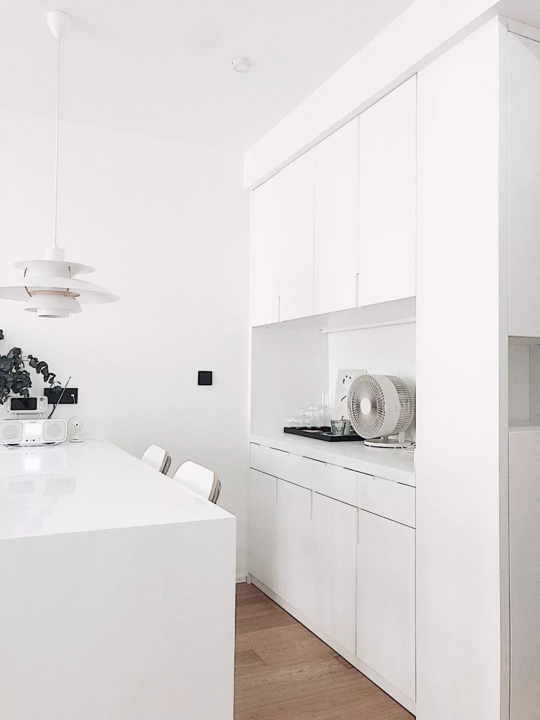 家里乱全怪娃？娃说：你看看别人家的爸妈！生10个孩子也不怕