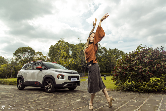 X-跨界雪铁龙云逸与芭蕾舞演员的故事